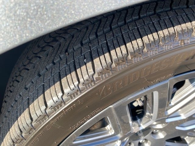 GMC Yukon XL Denali Ultimate 4WD 2025