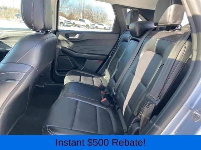 Ford Escape Titanium 4WD 2022