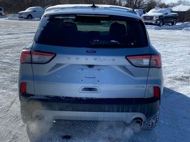 Ford Escape Titanium 4WD 2022
