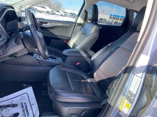 Ford Escape Titanium 4WD 2022