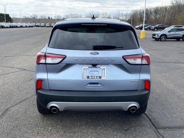 Ford Escape Titanium 4WD 2022