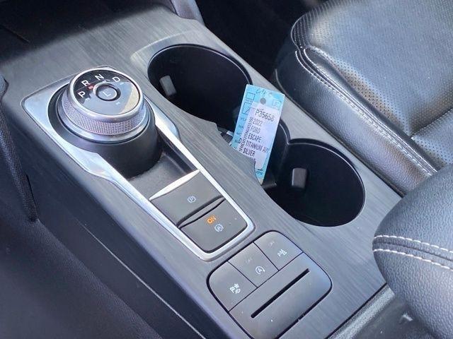 Ford Escape Titanium 4WD 2022