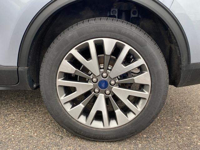 Ford Escape Titanium 4WD 2022