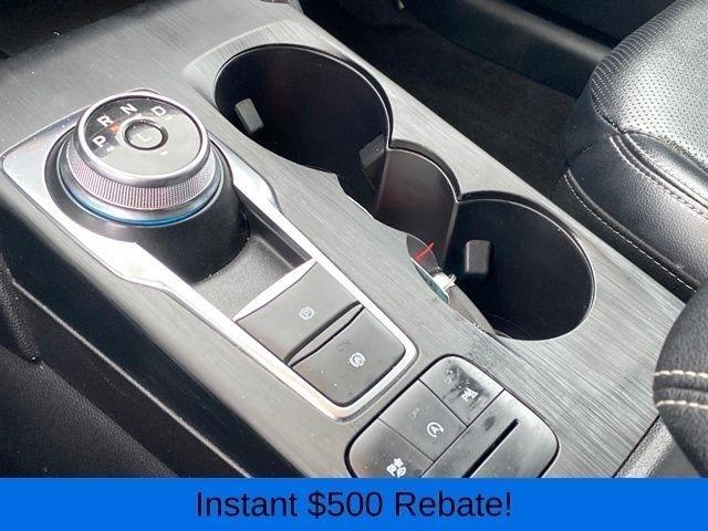 Ford Escape Titanium 4WD 2022