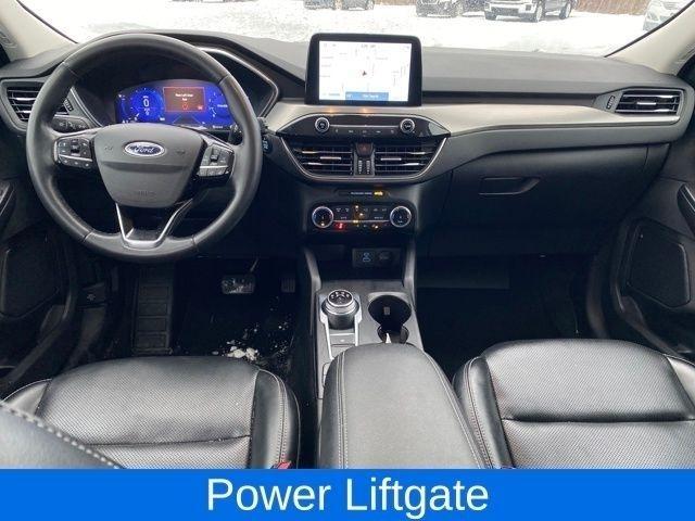 Ford Escape Titanium 4WD 2022