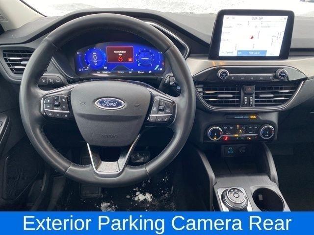 Ford Escape Titanium 4WD 2022