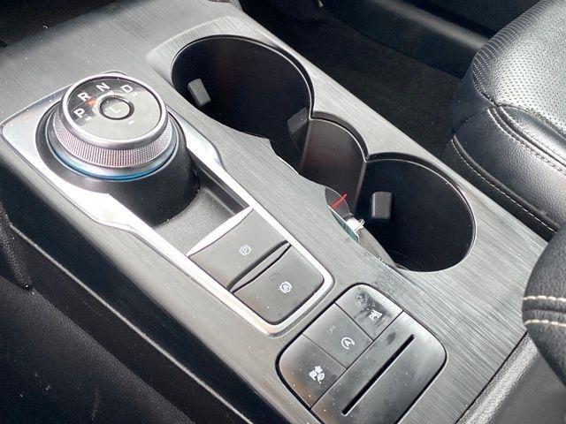 Ford Escape Titanium 4WD 2022