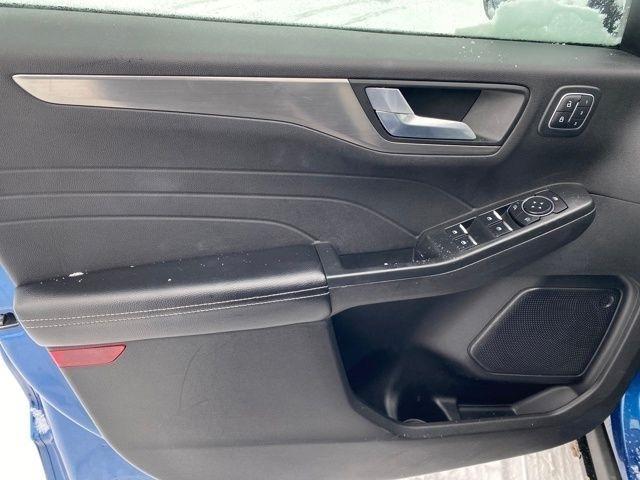 Ford Escape Titanium 4WD 2022