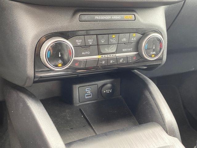 Ford Escape Titanium 4WD 2022
