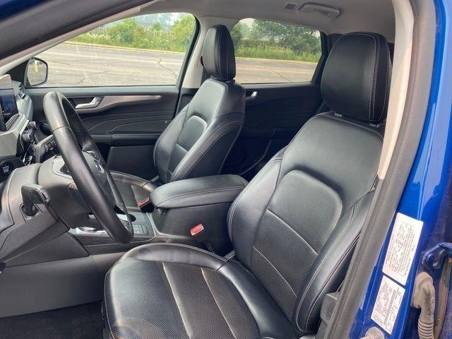 Ford Escape Titanium 4WD 2022