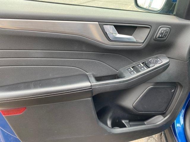 Ford Escape Titanium 4WD 2022