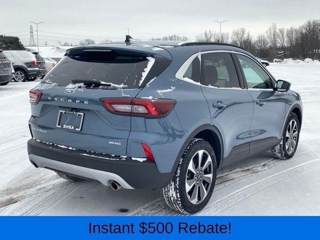 Ford Escape Platinum AWD 2023