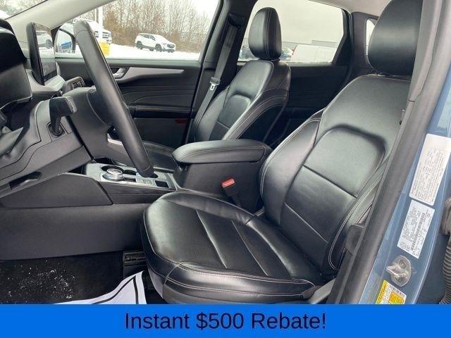 Ford Escape Platinum AWD 2023