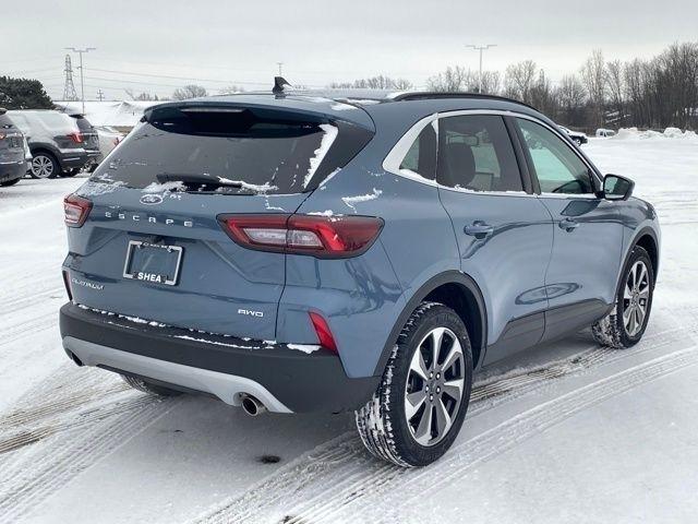 Ford Escape Platinum AWD 2023