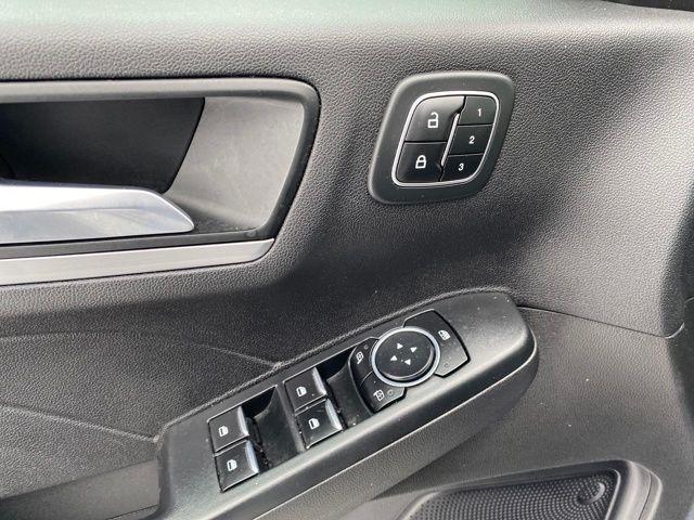 Ford Escape Platinum AWD 2023