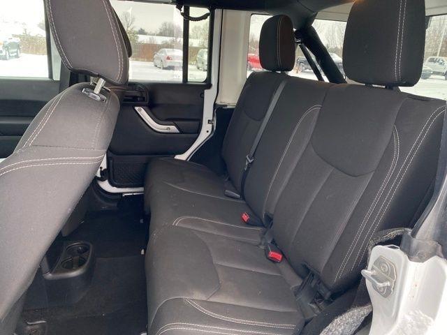 Jeep Wrangler Unlimited Sahara 4WD 2016