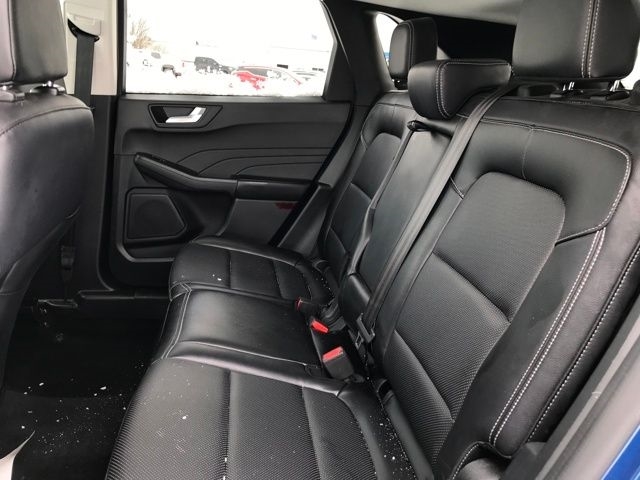 Ford Escape Titanium 4WD 2022