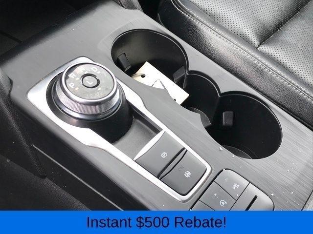 Ford Escape Titanium 4WD 2022