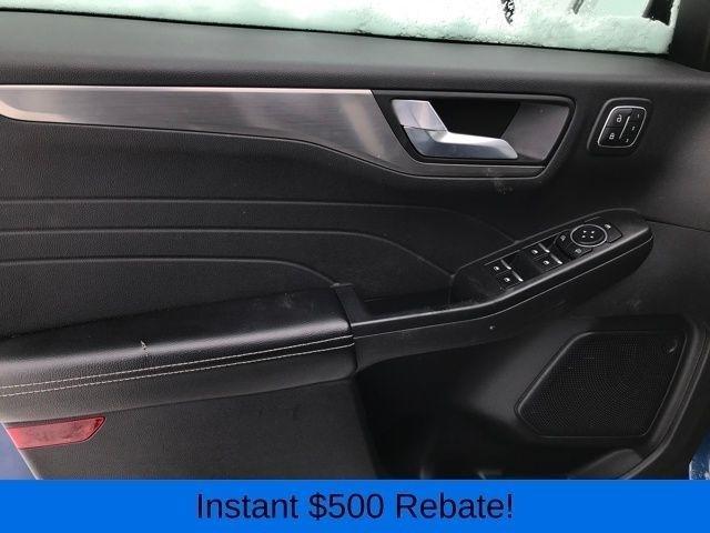 Ford Escape Titanium 4WD 2022