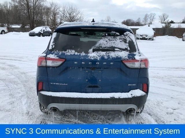 Ford Escape Titanium 4WD 2022