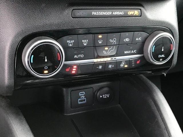 Ford Escape Titanium 4WD 2022