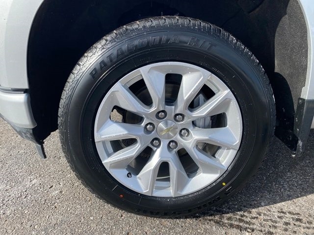 Chevrolet Silverado 1500 Custom Crew Cab Long Box 4WD 2020