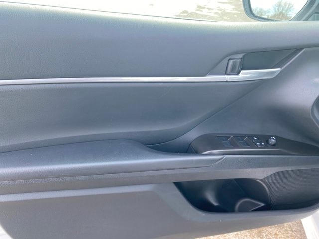 Toyota Camry SE 2023