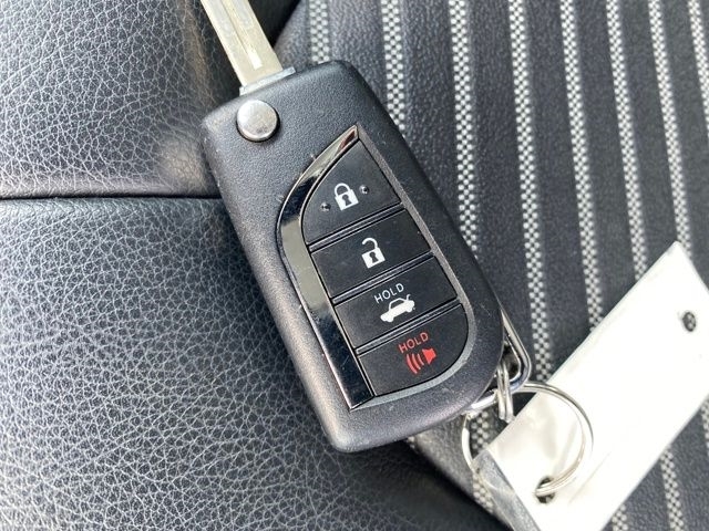 Toyota Camry SE 2023