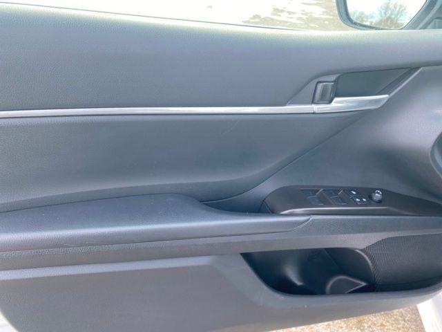 Toyota Camry SE 2023