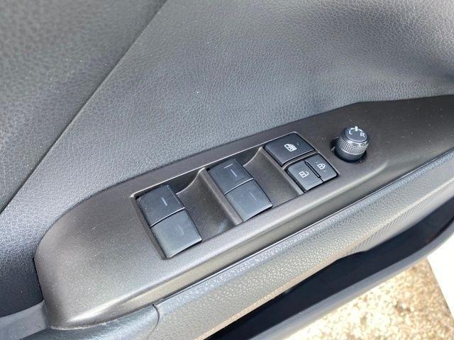 Toyota Camry SE 2023