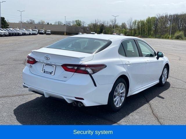 Toyota Camry SE 2023