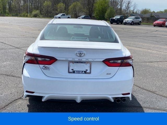Toyota Camry SE 2023
