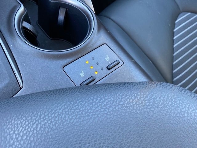 Toyota Camry SE 2023