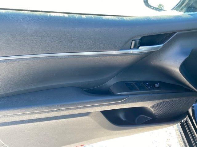 Toyota Camry SE 2023