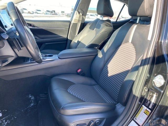 Toyota Camry SE 2023