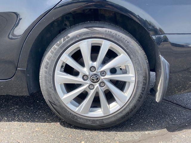 Toyota Camry SE 2023