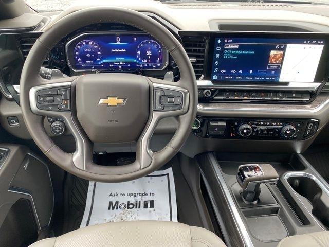 Chevrolet Silverado 1500 LTZ Crew Cab 4WD 2025