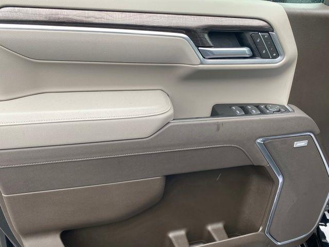 Chevrolet Silverado 1500 LTZ Crew Cab 4WD 2025