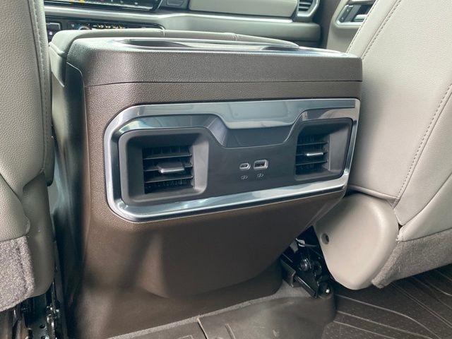 Chevrolet Silverado 1500 LTZ Crew Cab 4WD 2025