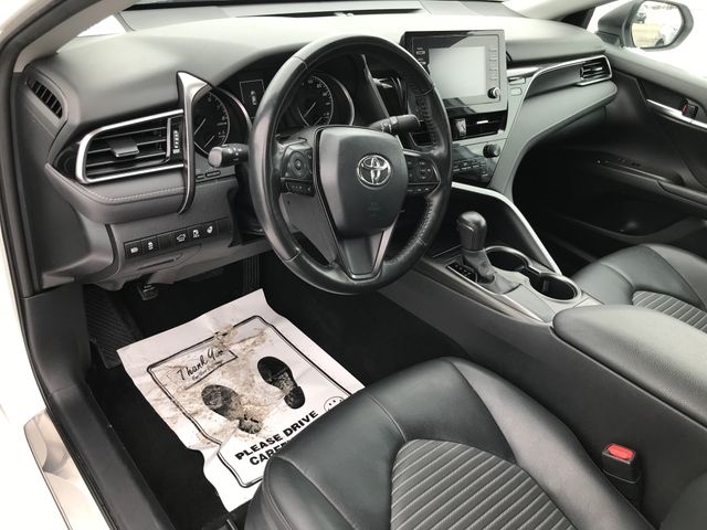 Toyota Camry SE 2023