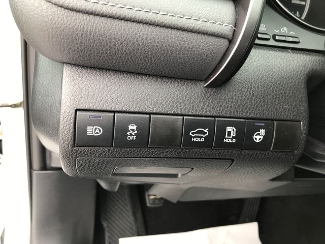 Toyota Camry SE 2023