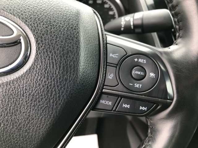 Toyota Camry SE 2023