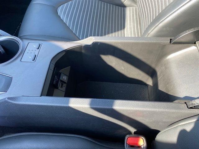 Toyota Camry SE 2023