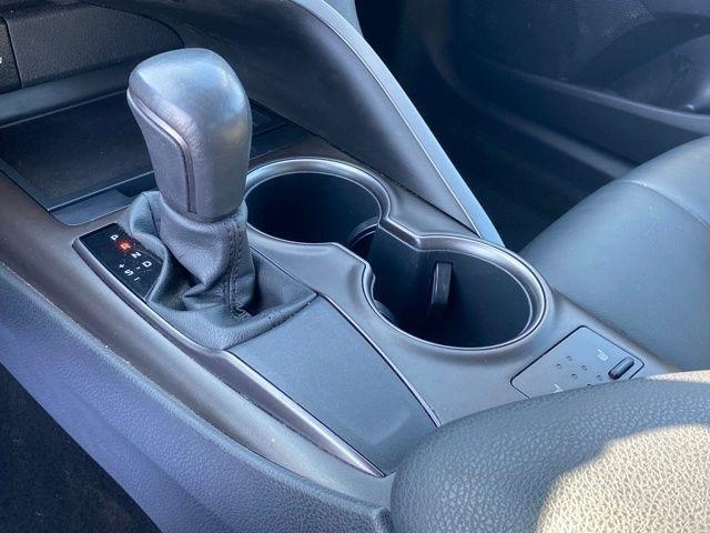 Toyota Camry SE 2023