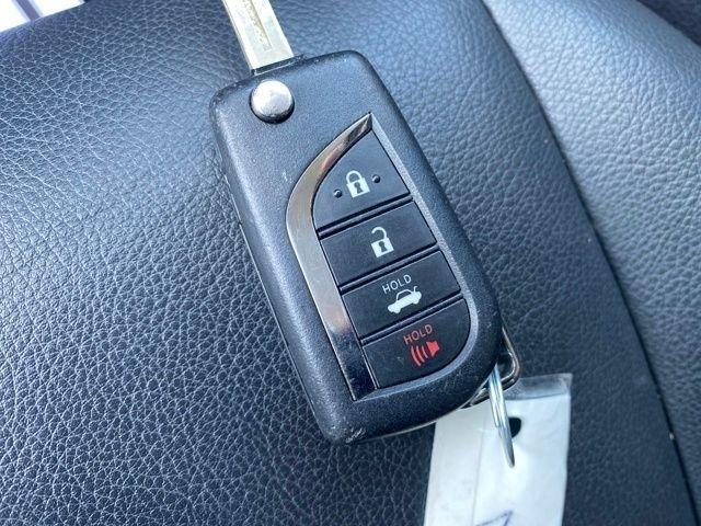 Toyota Camry SE 2023