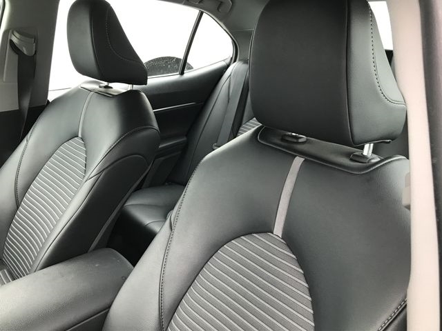 Toyota Camry SE 2023