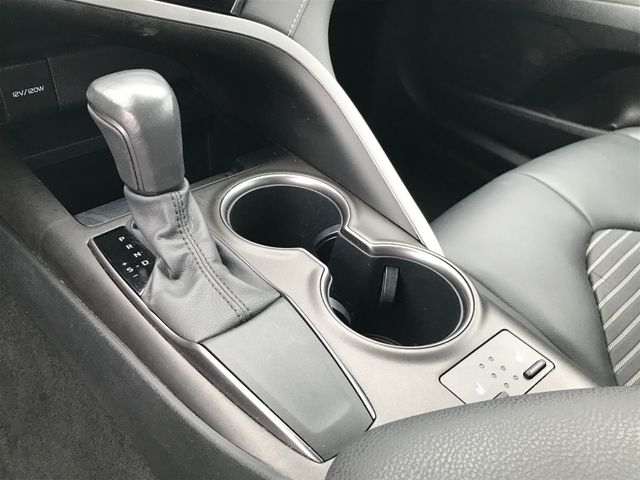 Toyota Camry SE 2023