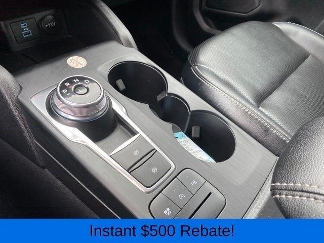 Ford Escape Titanium 4WD 2022