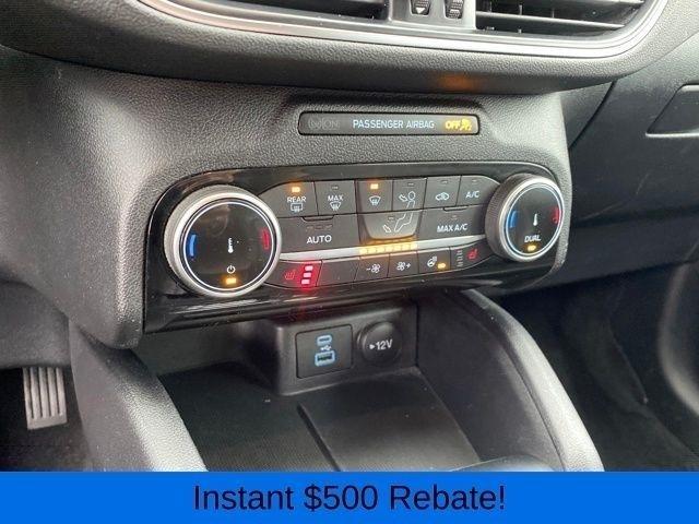 Ford Escape Titanium 4WD 2022