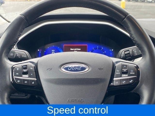 Ford Escape Titanium 4WD 2022